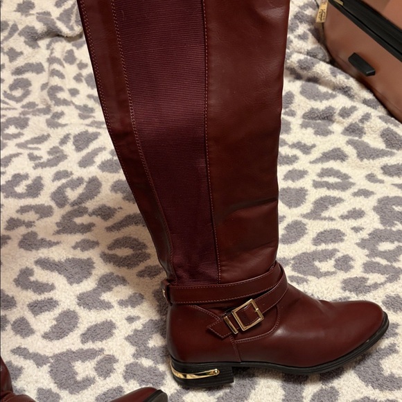 Maroon Riding Boots with Gold accents - Picture 6 of 7